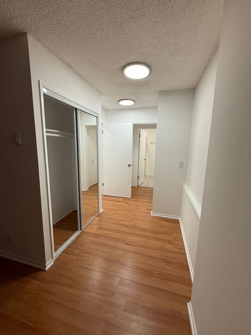 West Hollywood Apartment: 816 Westmount Drive