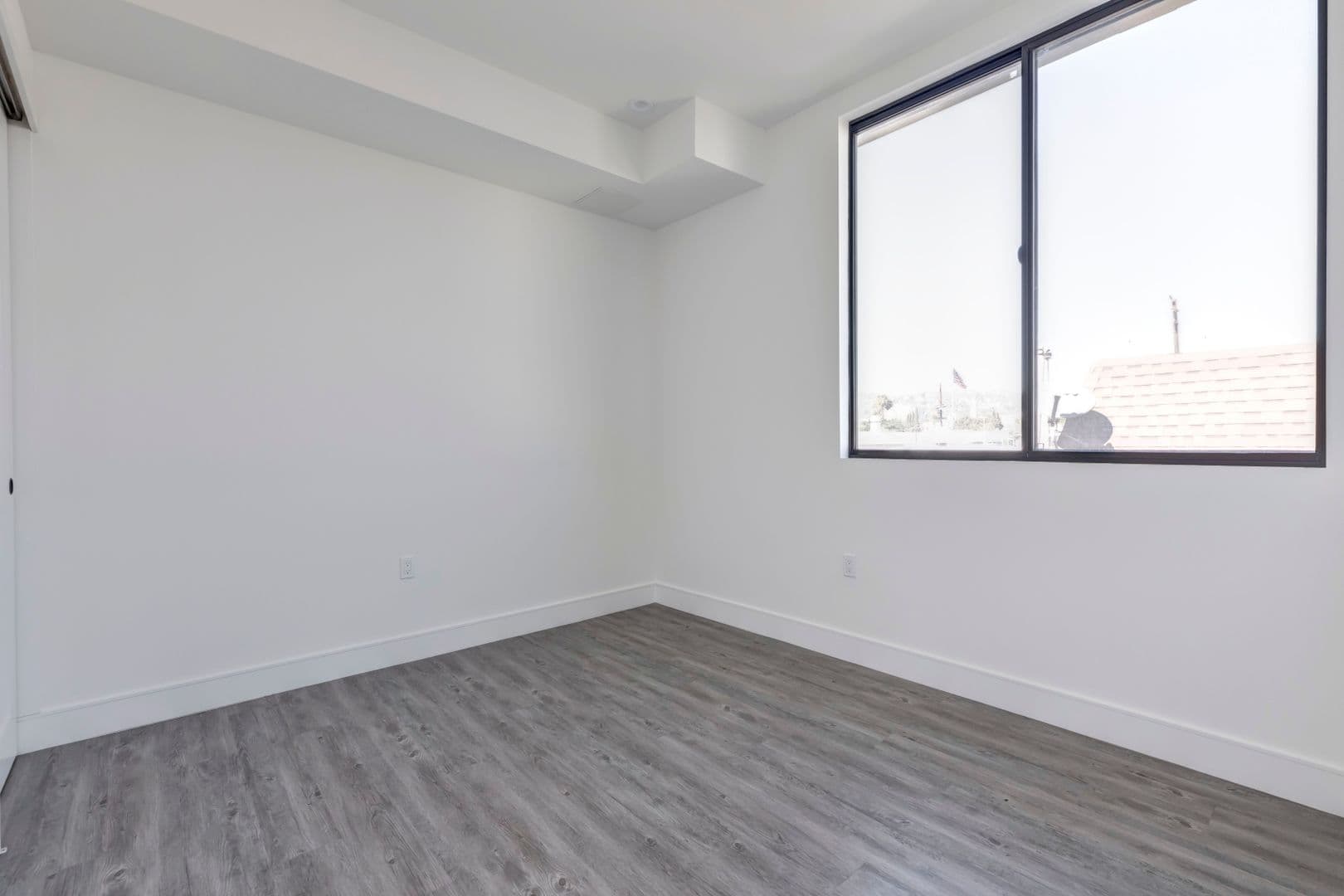 Los Angeles Apartment: 1025 Wilcox Avenue