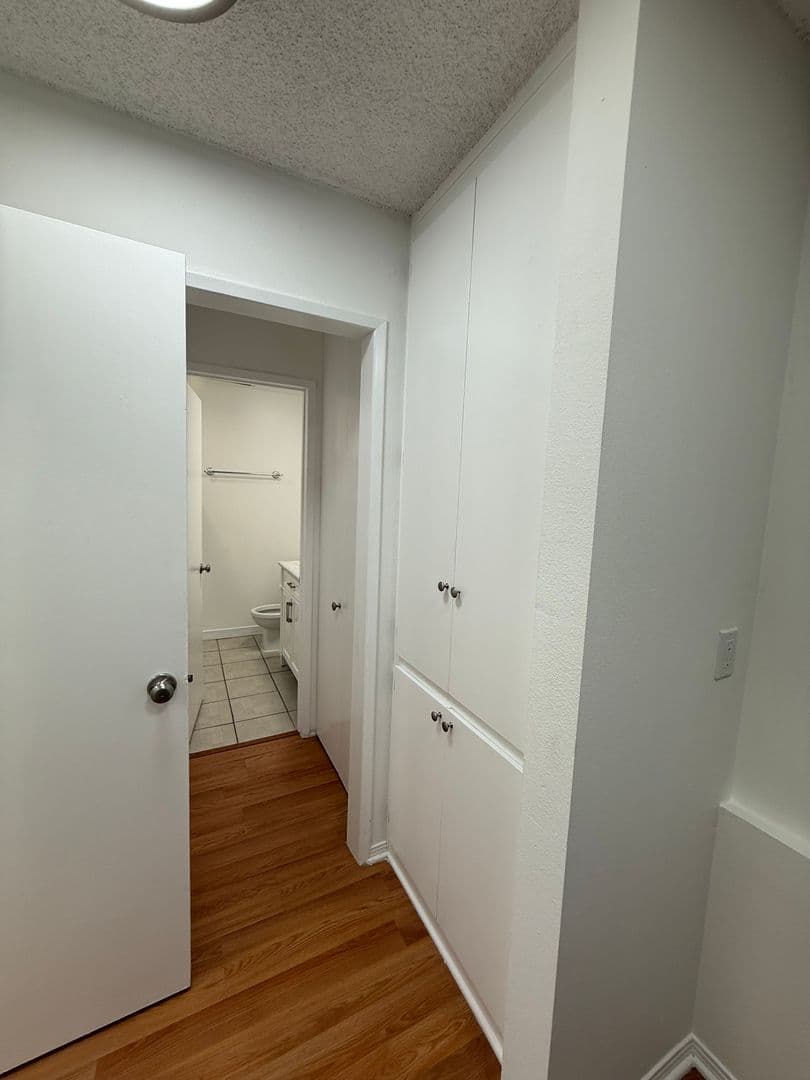 West Hollywood Apartment: 816 Westmount Drive