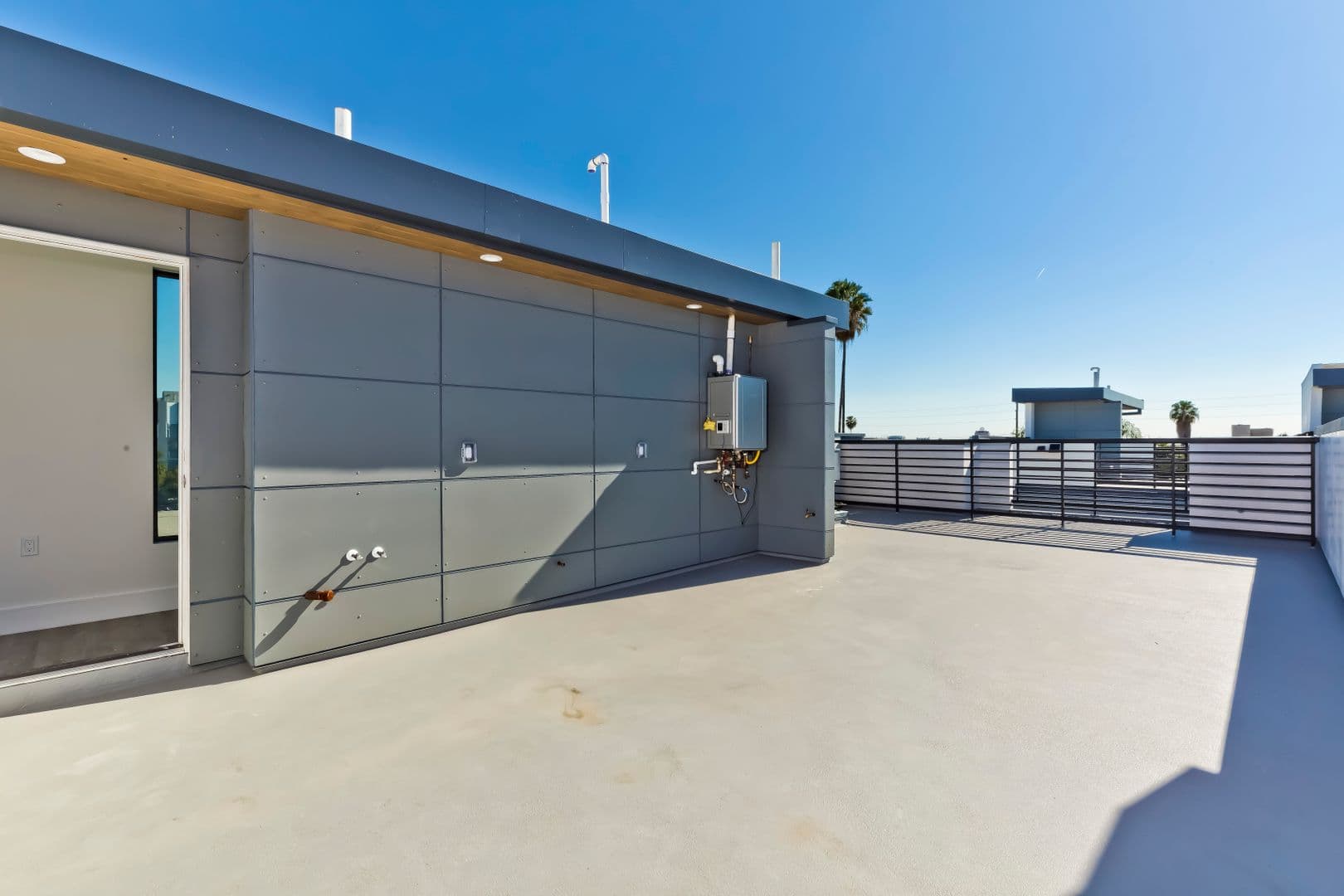 Los Angeles Apartment: 1025 Wilcox Avenue