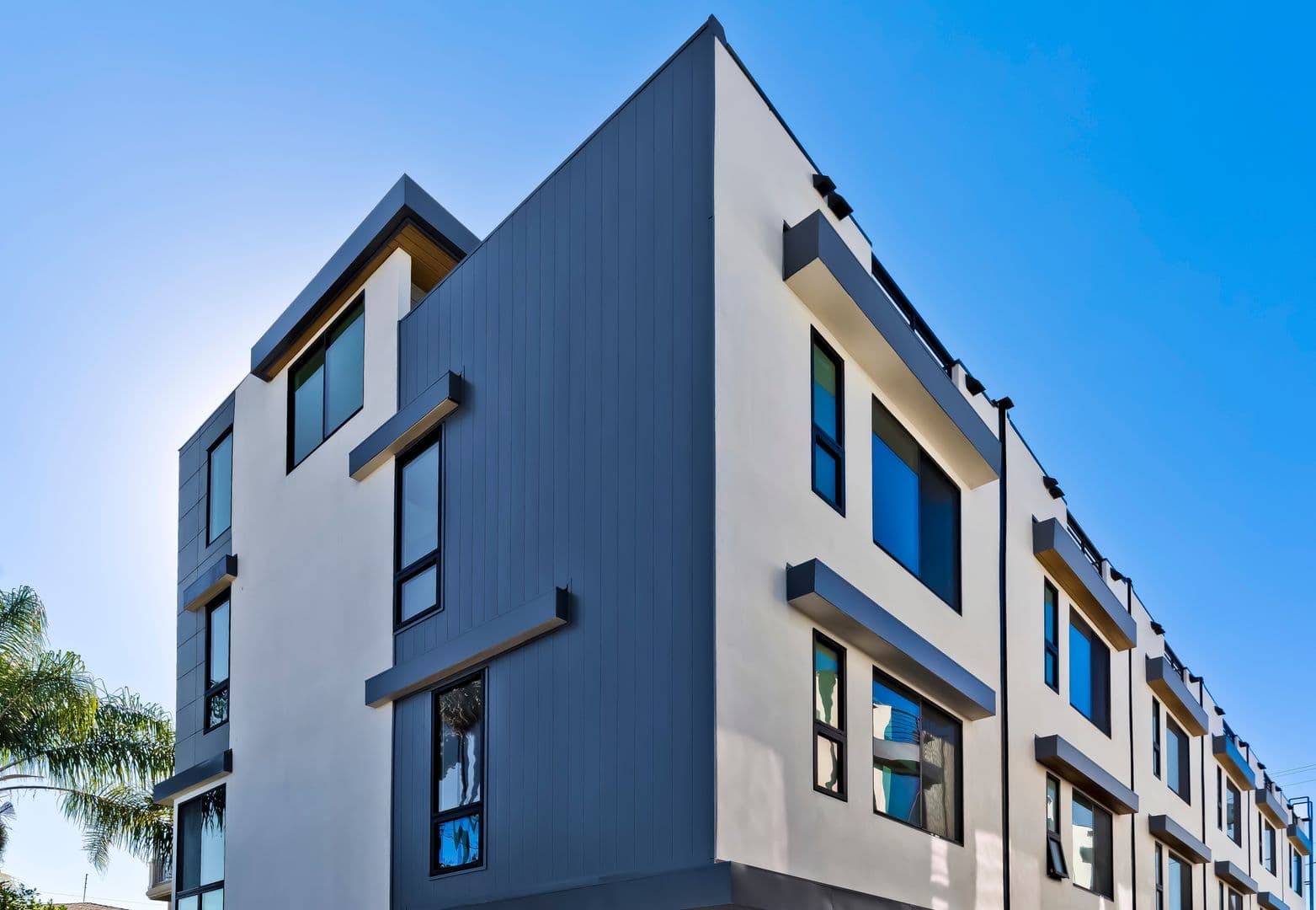 Los Angeles Apartment: 1025 Wilcox Avenue