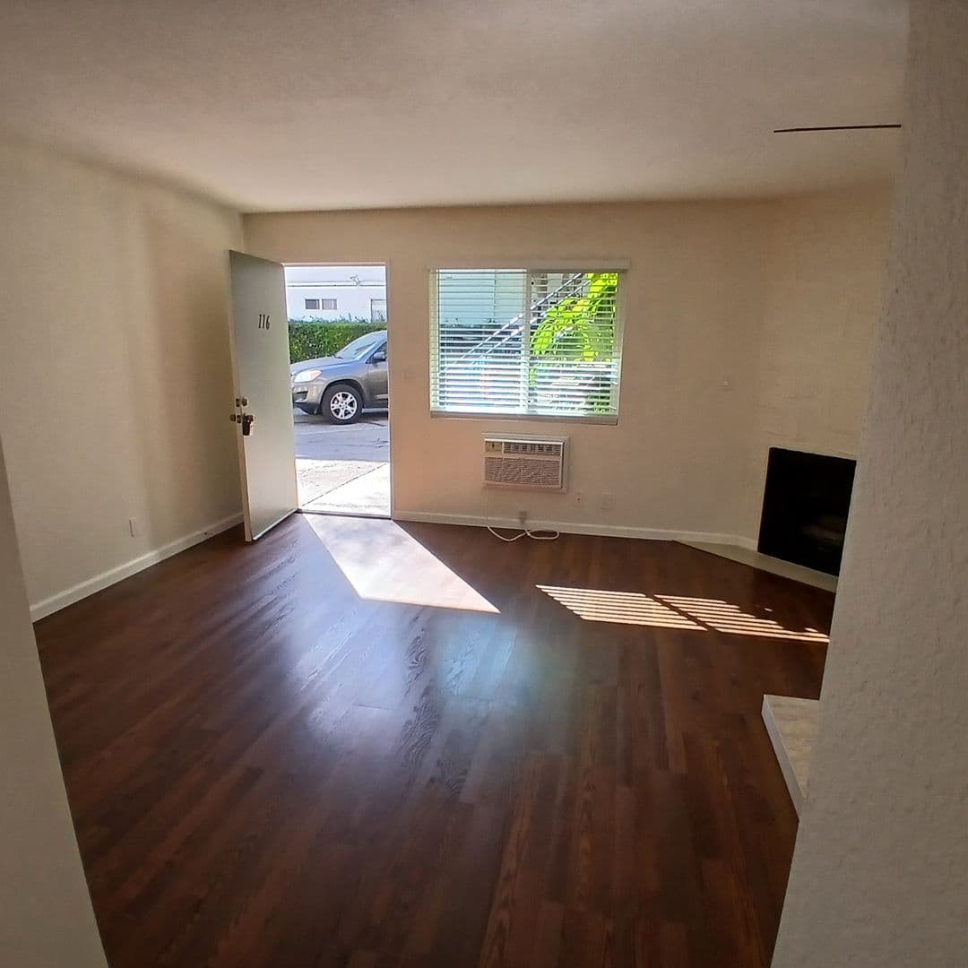 Studio City Apartment: 10944 Bluffside Drive