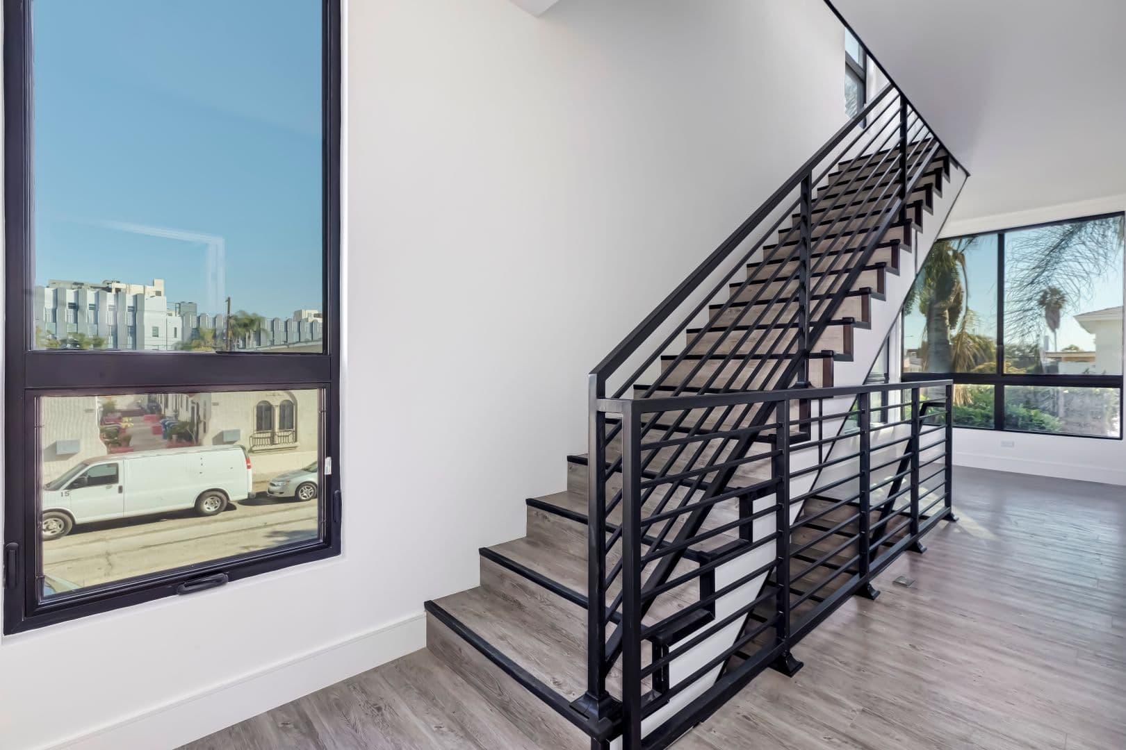Los Angeles Apartment: 1025 Wilcox Avenue