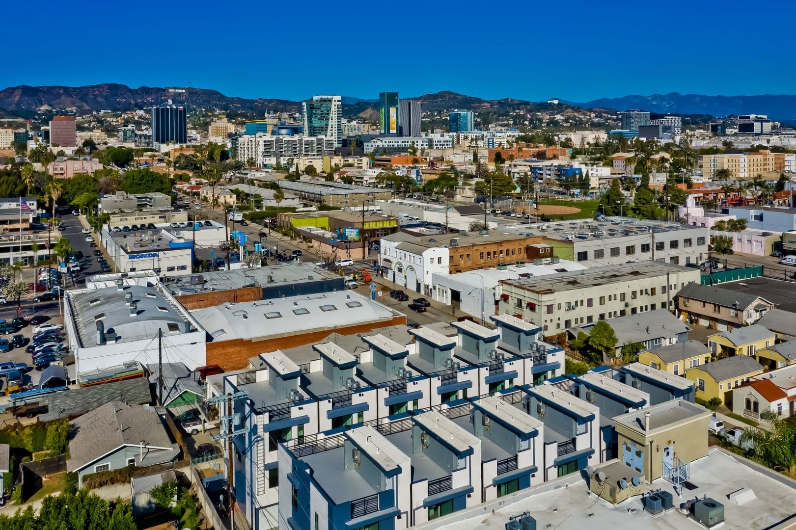 Los Angeles Apartment: 1025 Wilcox Avenue