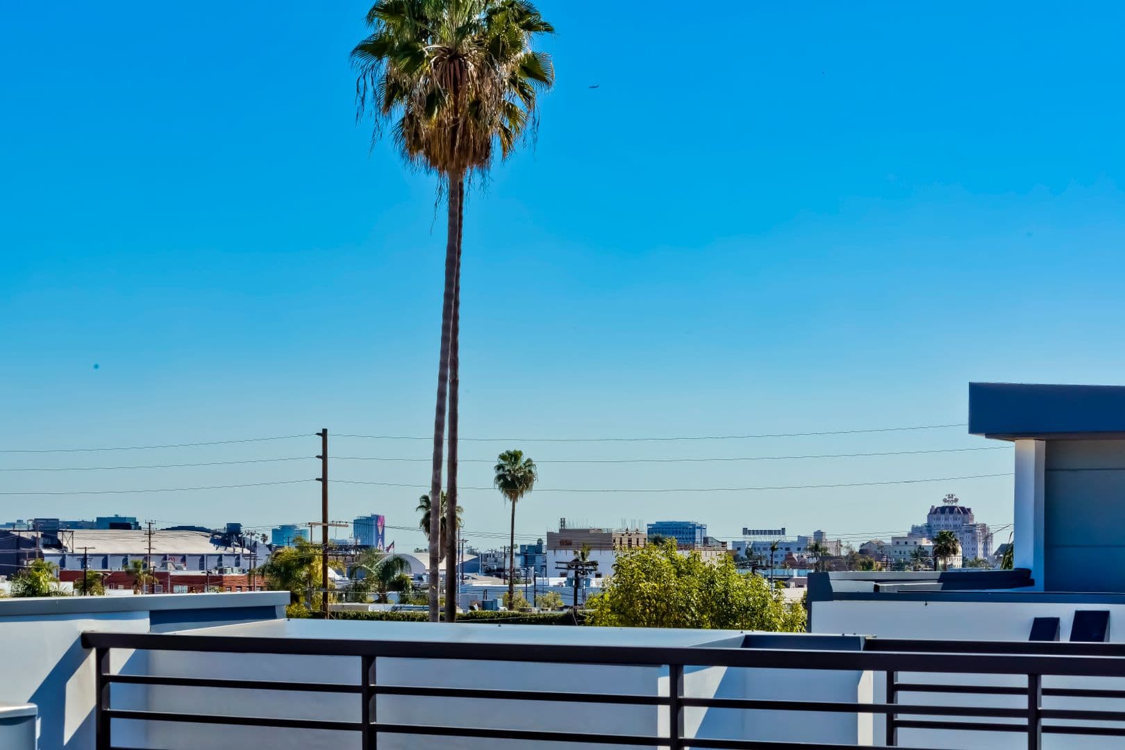 Los Angeles Apartment: 1025 Wilcox Avenue