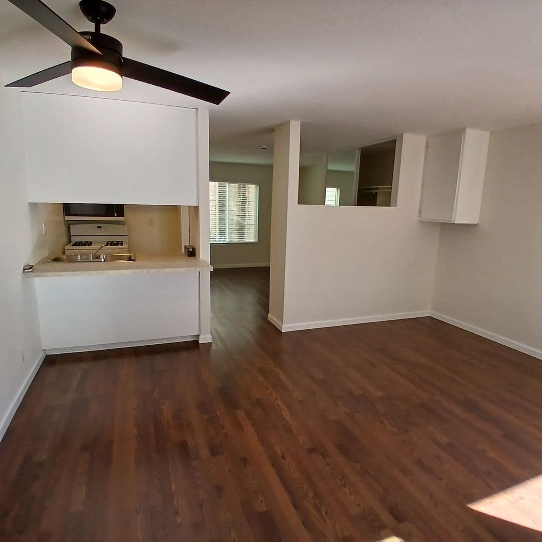 Studio City Apartment: 10944 Bluffside Drive