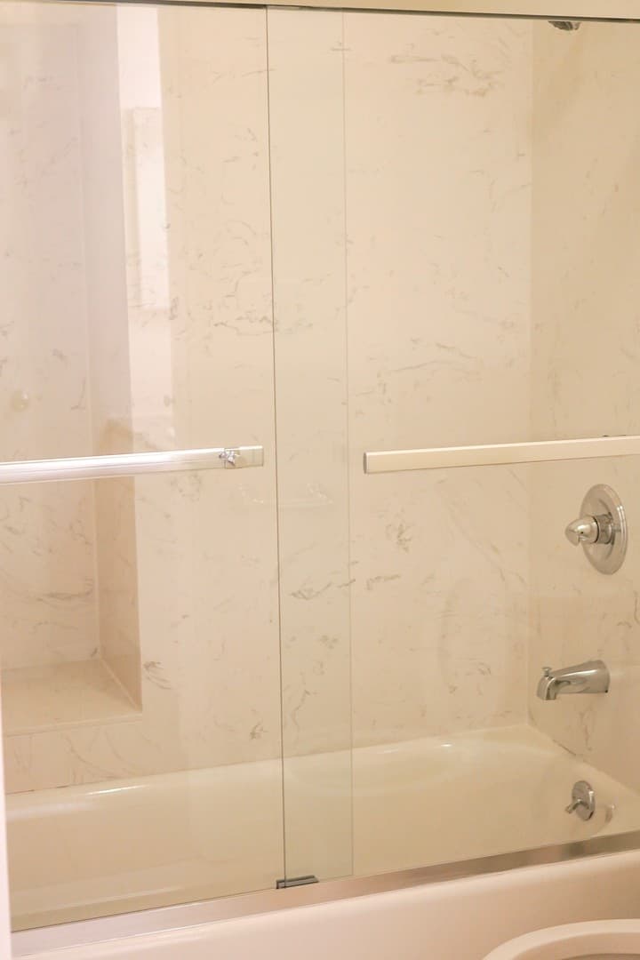 Los Angeles Apartment: 617 North Orange Drive