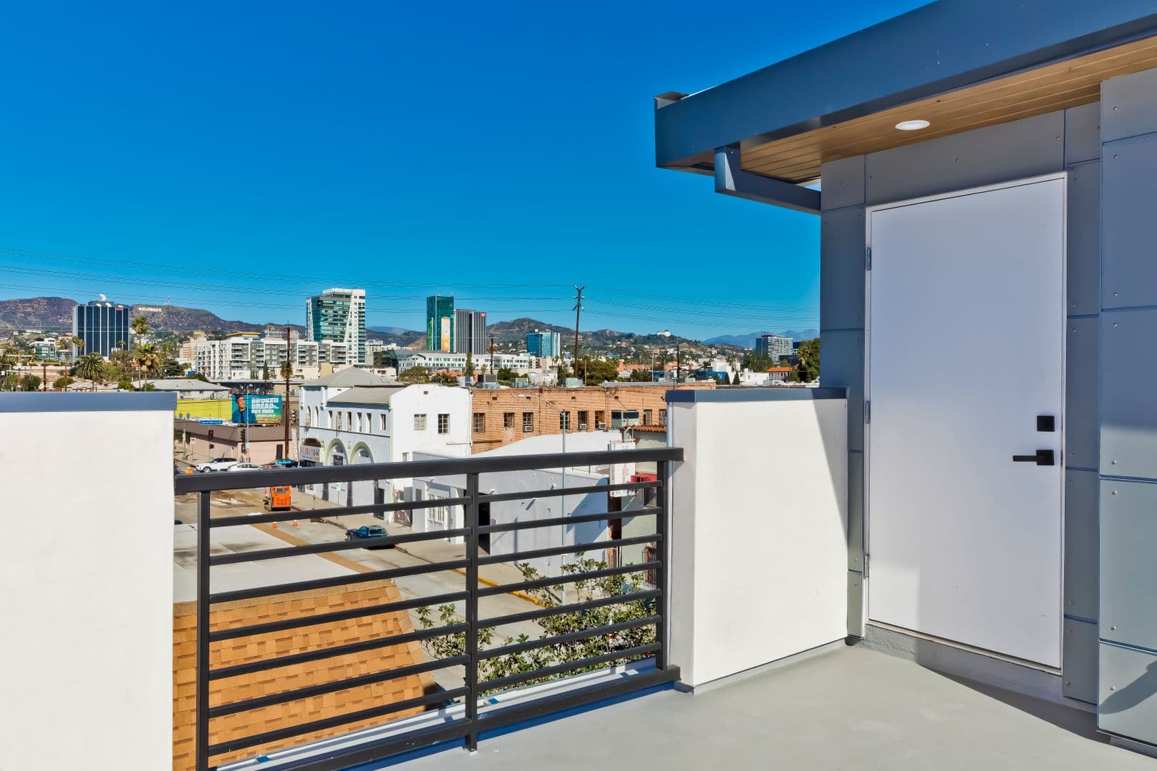Los Angeles Apartment: 1025 Wilcox Avenue