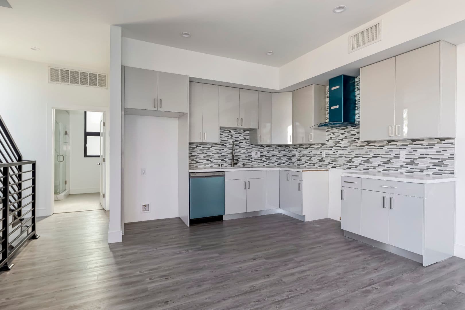 Los Angeles Apartment: 1025 Wilcox Avenue