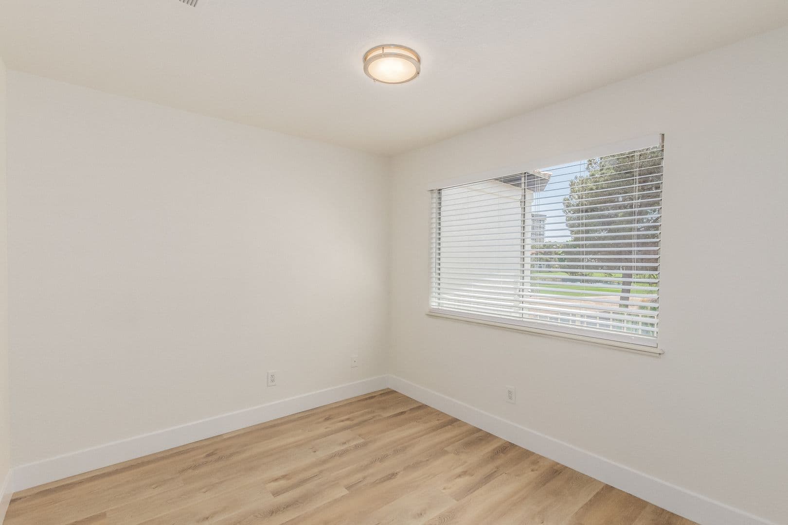 LAS VEGAS House: 861 Vegas Valley Dr