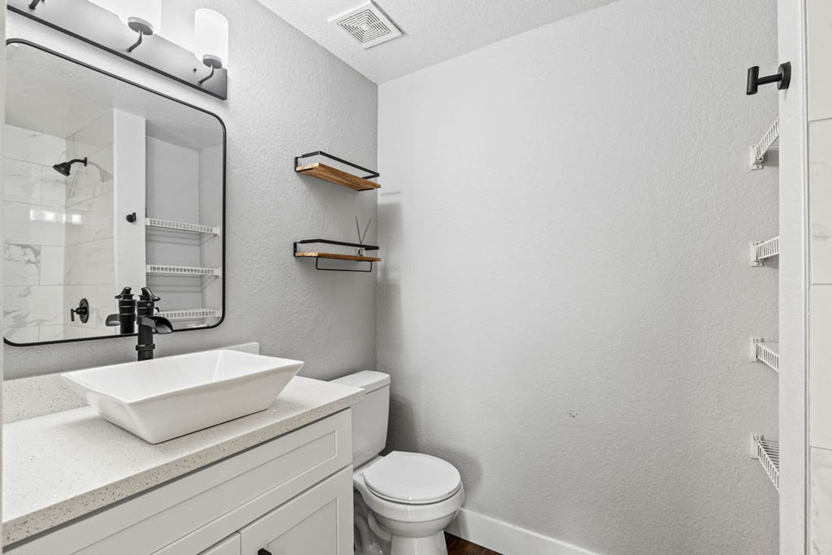 Las Vegas Condo: 2200 S Fort Apache # 2004