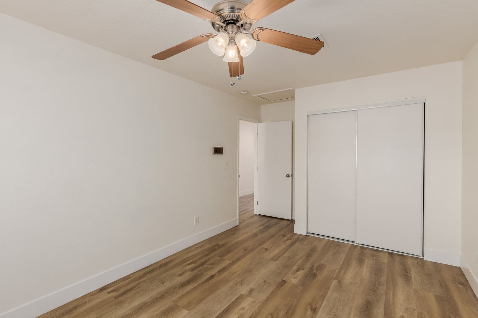 LAS VEGAS House: 861 Vegas Valley Dr
