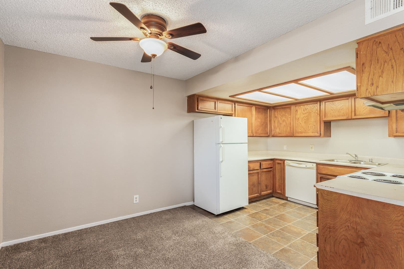 LAS VEGAS House: 3701 SNORKEL CR #2