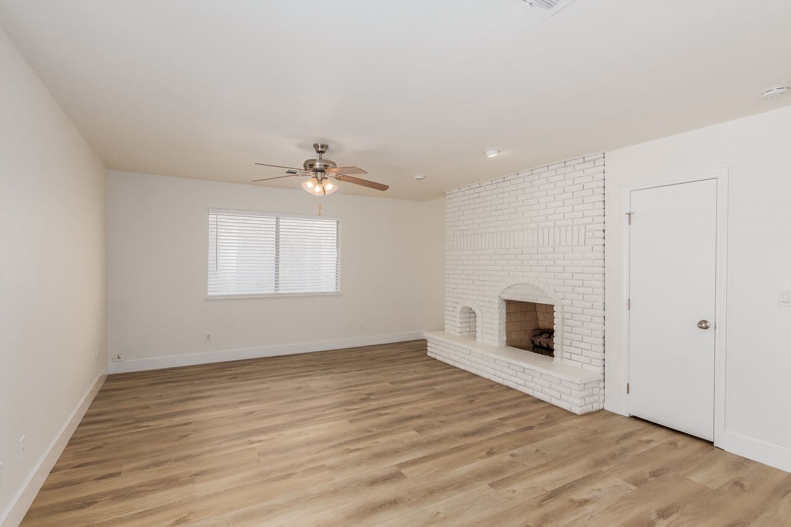LAS VEGAS House: 861 Vegas Valley Dr