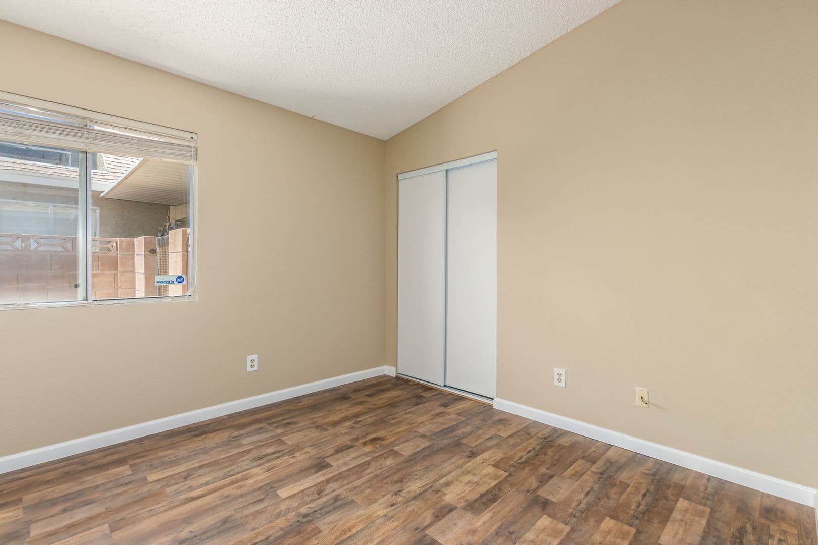 LAS VEGAS House: 616 JONATHAN GLEN WAY