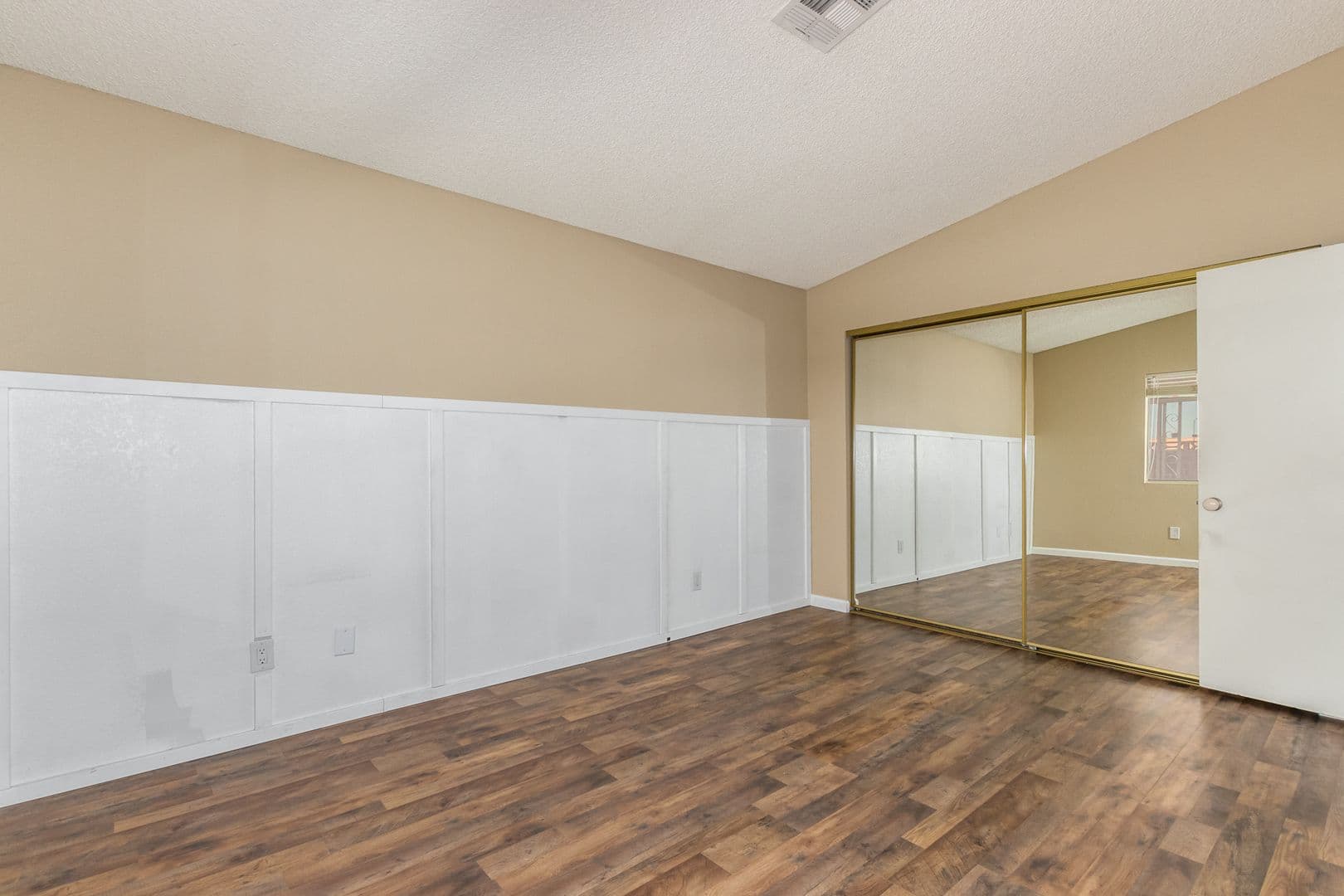 LAS VEGAS House: 616 JONATHAN GLEN WAY