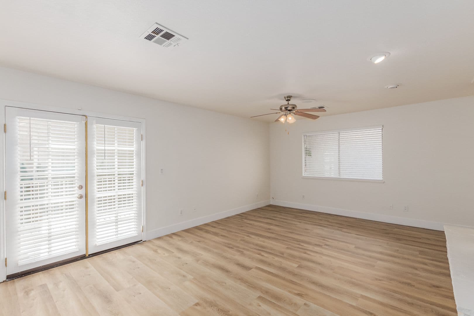 LAS VEGAS House: 861 Vegas Valley Dr