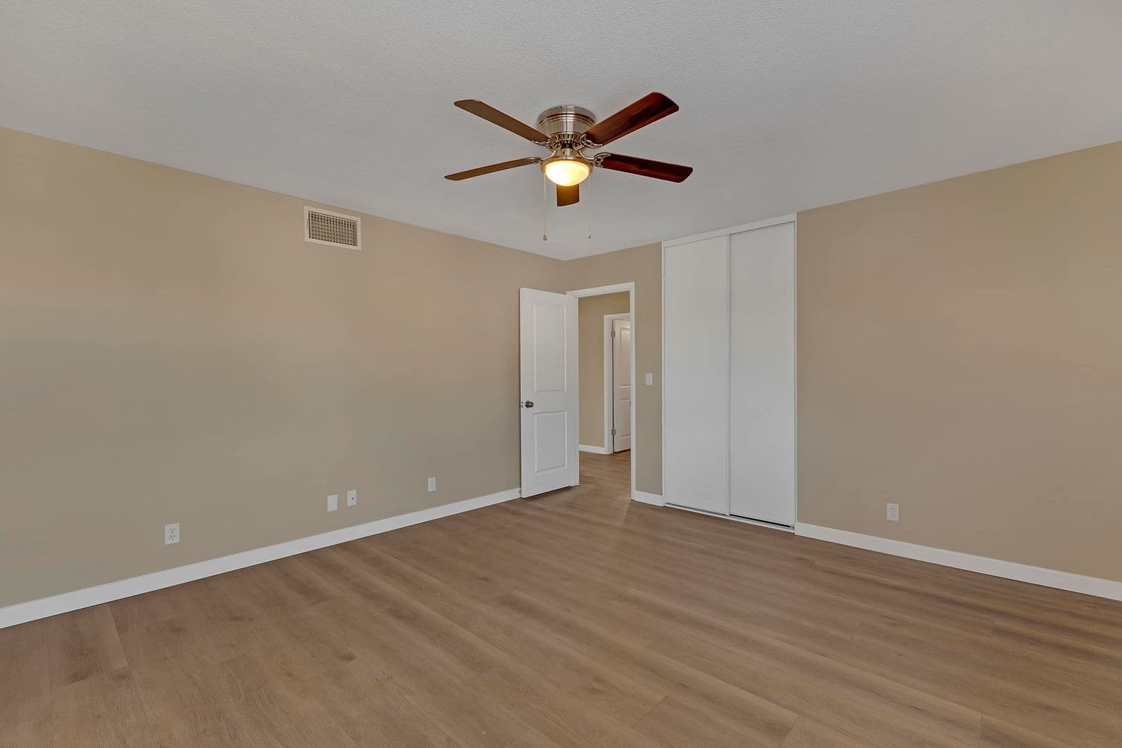 HENDERSON House: 3158 LAUREL AVE
