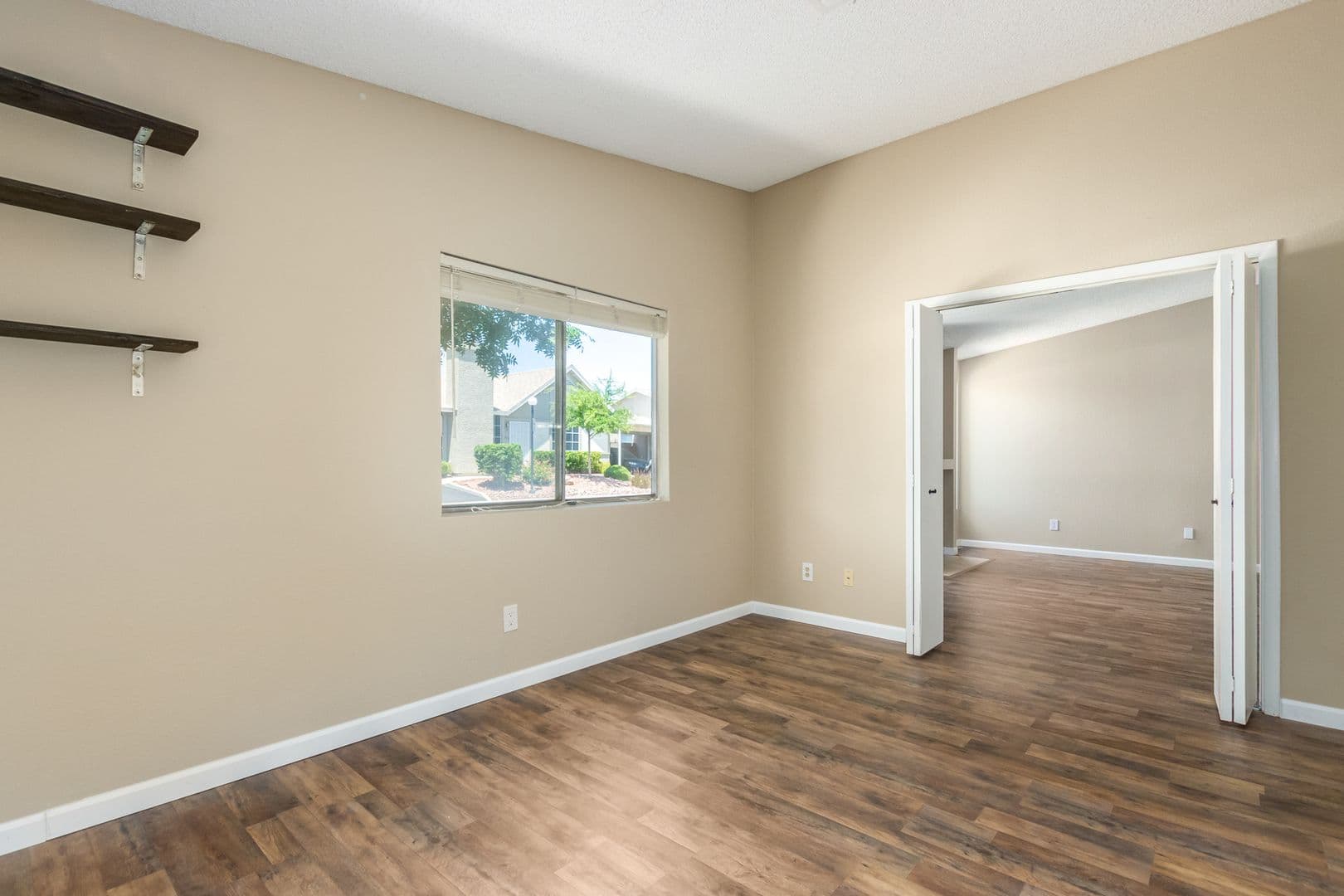 LAS VEGAS House: 616 JONATHAN GLEN WAY