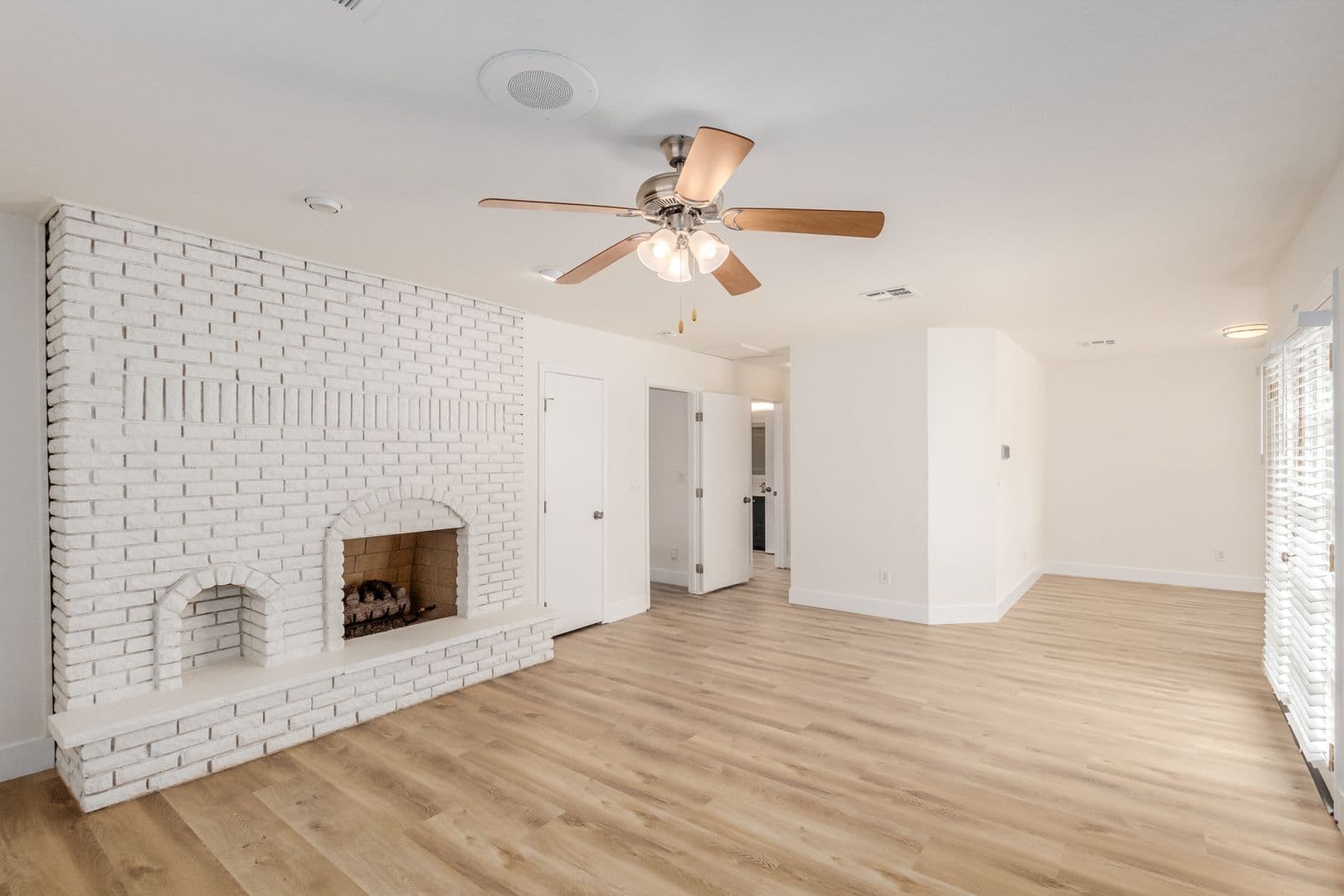 LAS VEGAS House: 861 Vegas Valley Dr