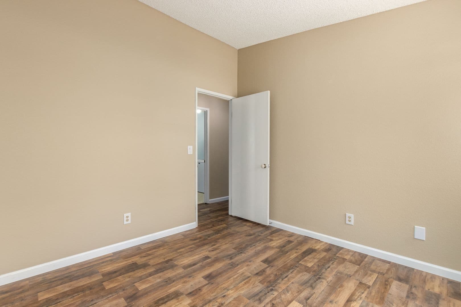 LAS VEGAS House: 616 JONATHAN GLEN WAY