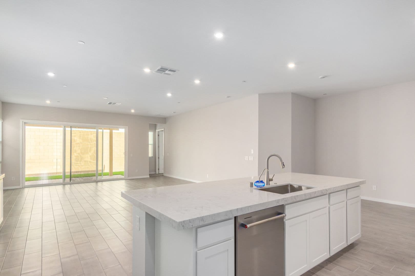HENDERSON House: 844 PURSER ST