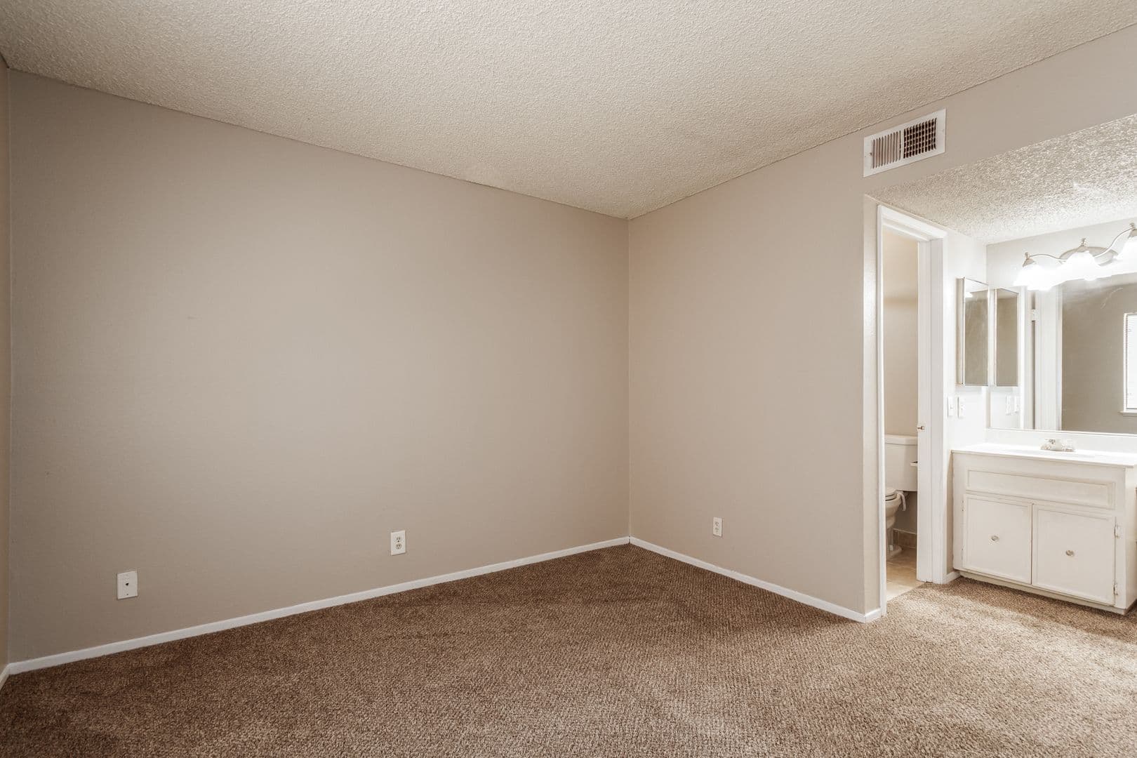 LAS VEGAS House: 3701 SNORKEL CR #2