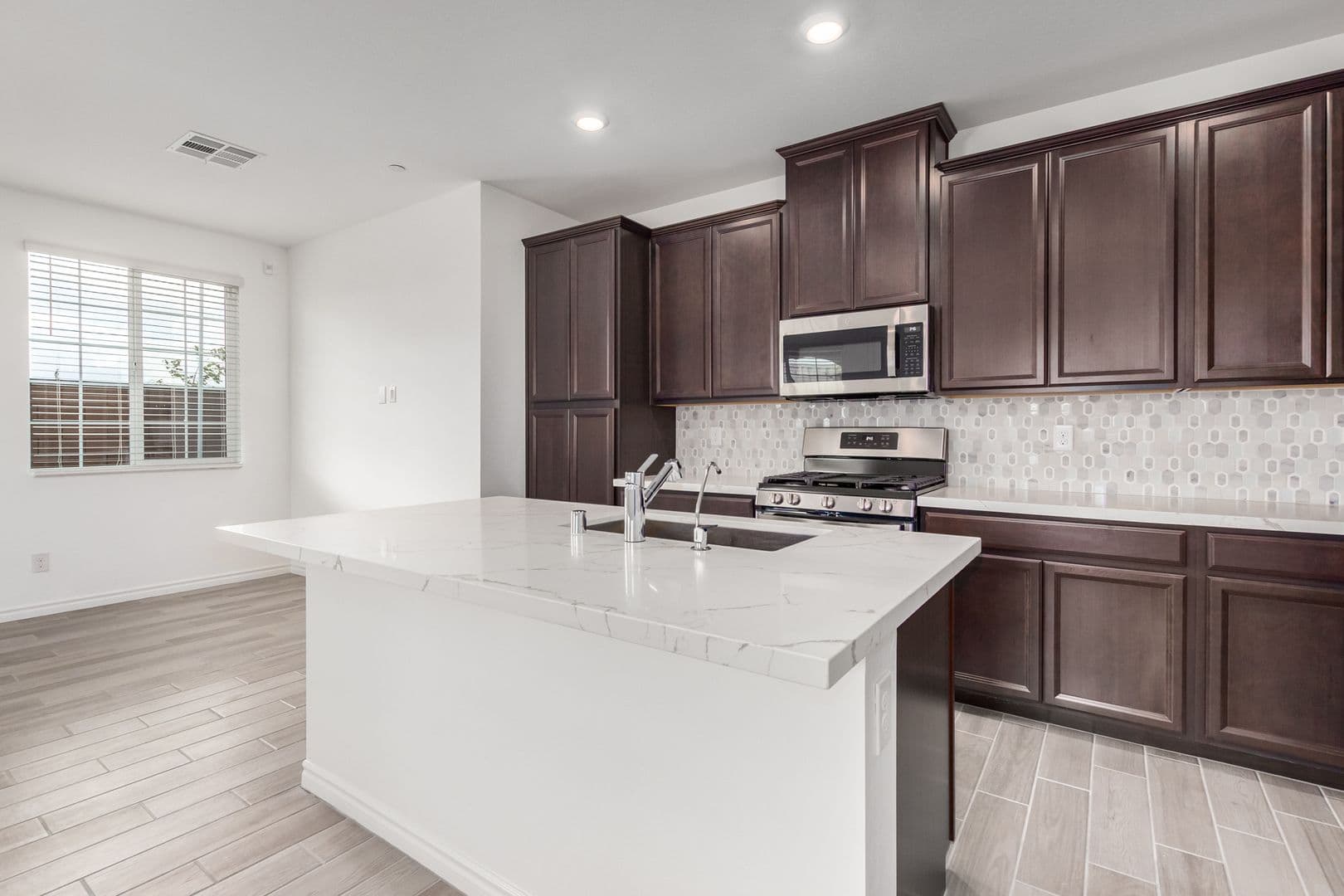 LAS VEGAS House: 20 BARBARA LN #116