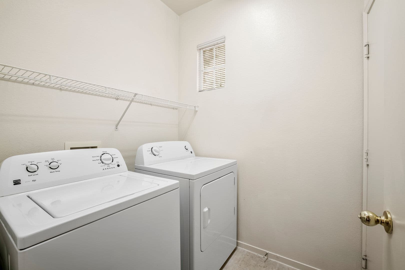 LAS VEGAS House: 413 MAGNOLIA ARBOR ST