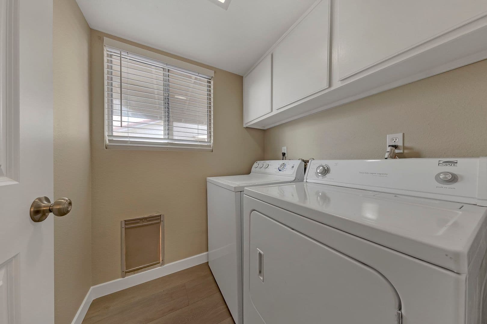 HENDERSON House: 3158 LAUREL AVE