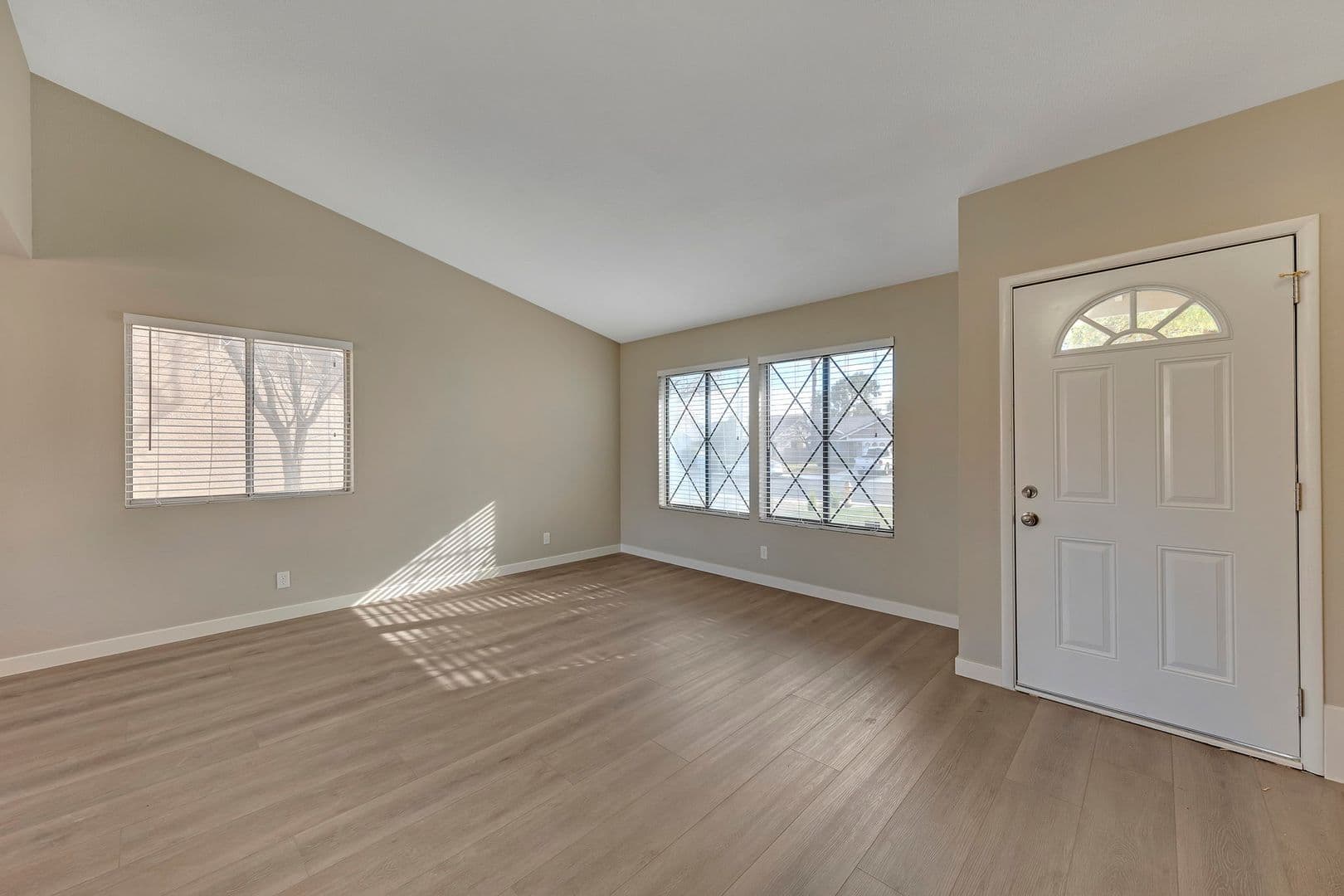 HENDERSON House: 3158 LAUREL AVE