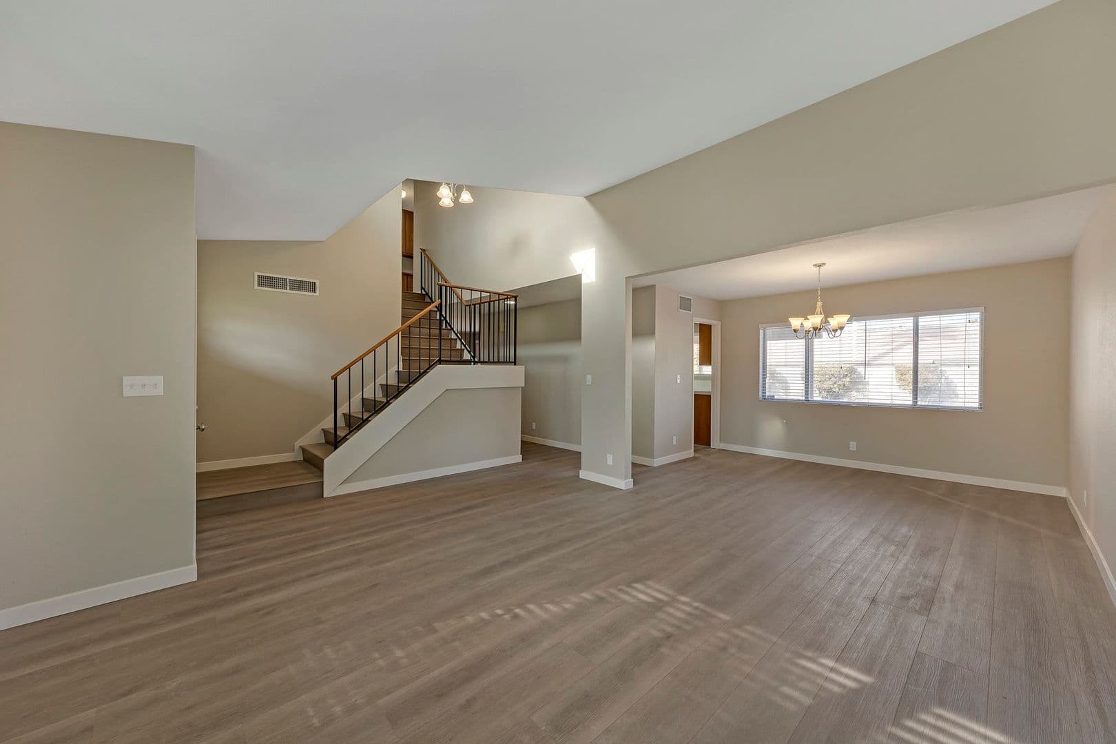 HENDERSON House: 3158 LAUREL AVE