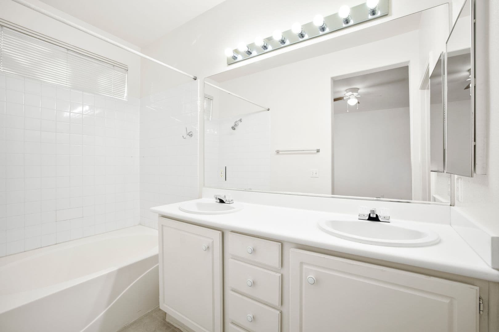 LAS VEGAS House: 413 MAGNOLIA ARBOR ST