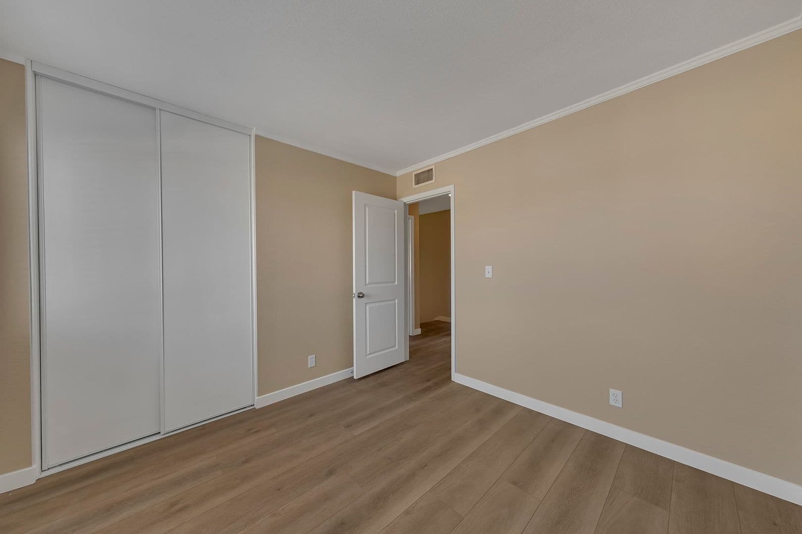 HENDERSON House: 3158 LAUREL AVE