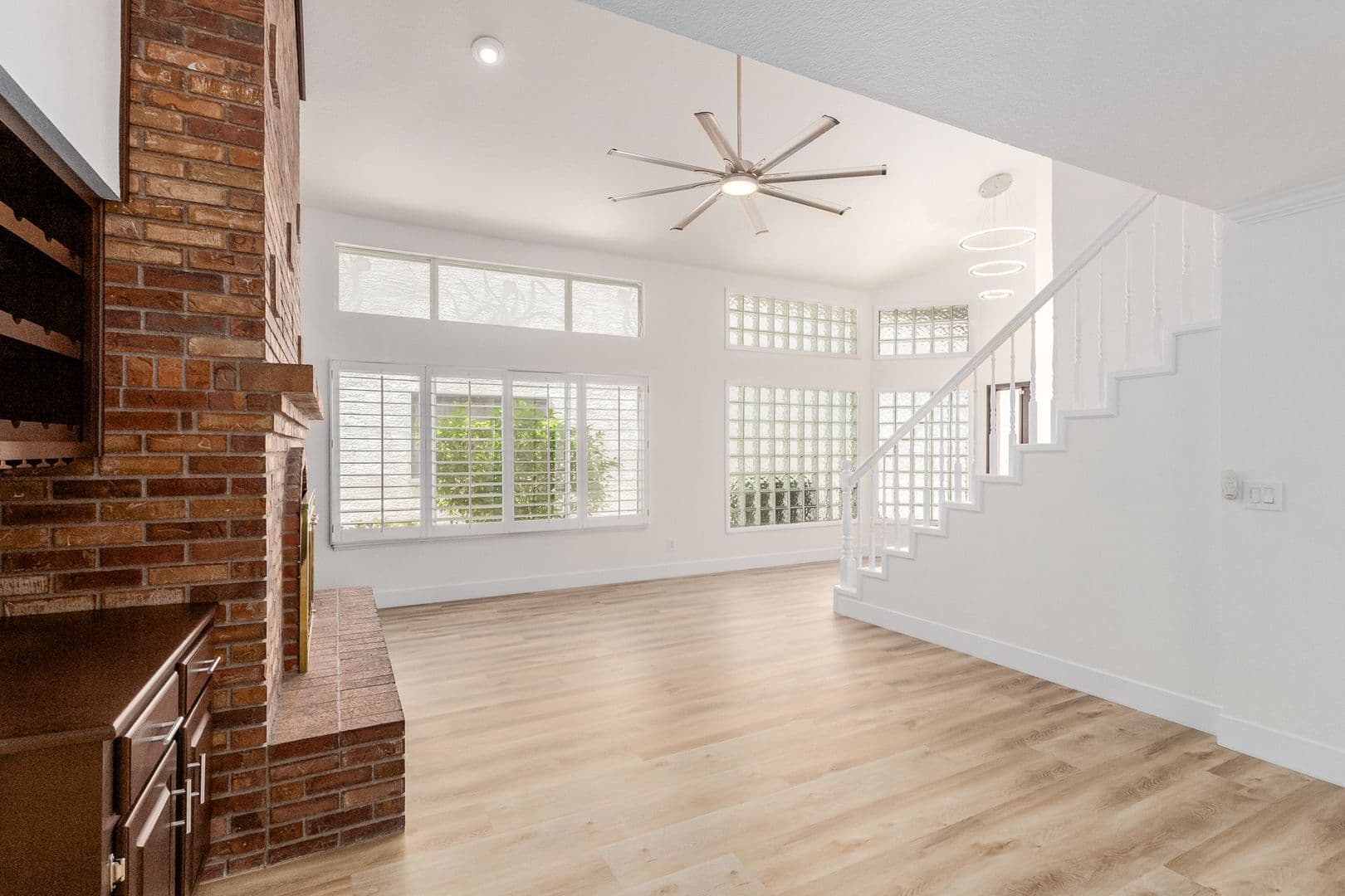 LAS VEGAS House: 861 Vegas Valley Dr