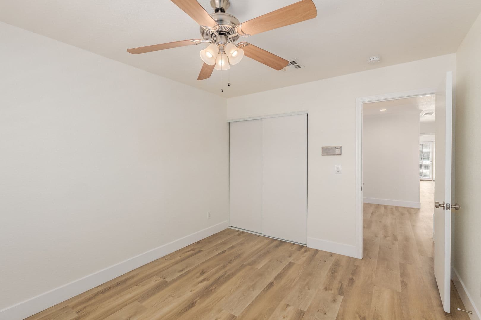 LAS VEGAS House: 861 Vegas Valley Dr