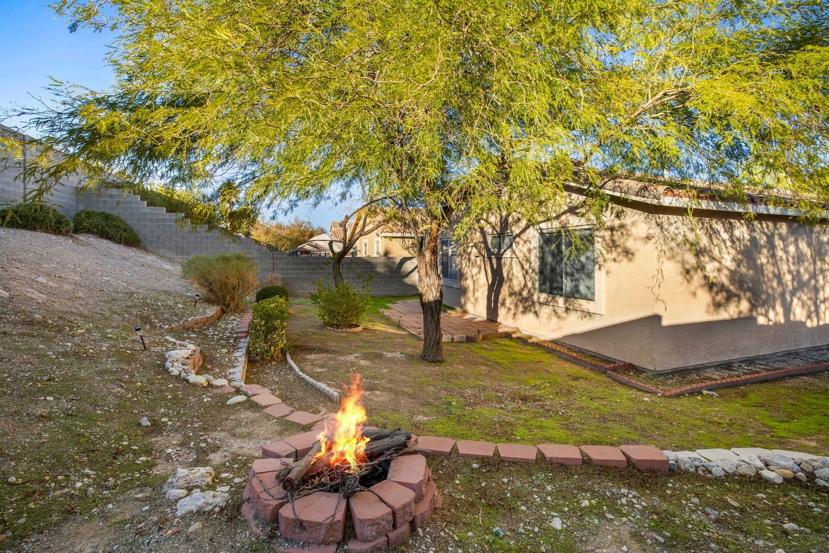 LAS VEGAS House: 413 MAGNOLIA ARBOR ST