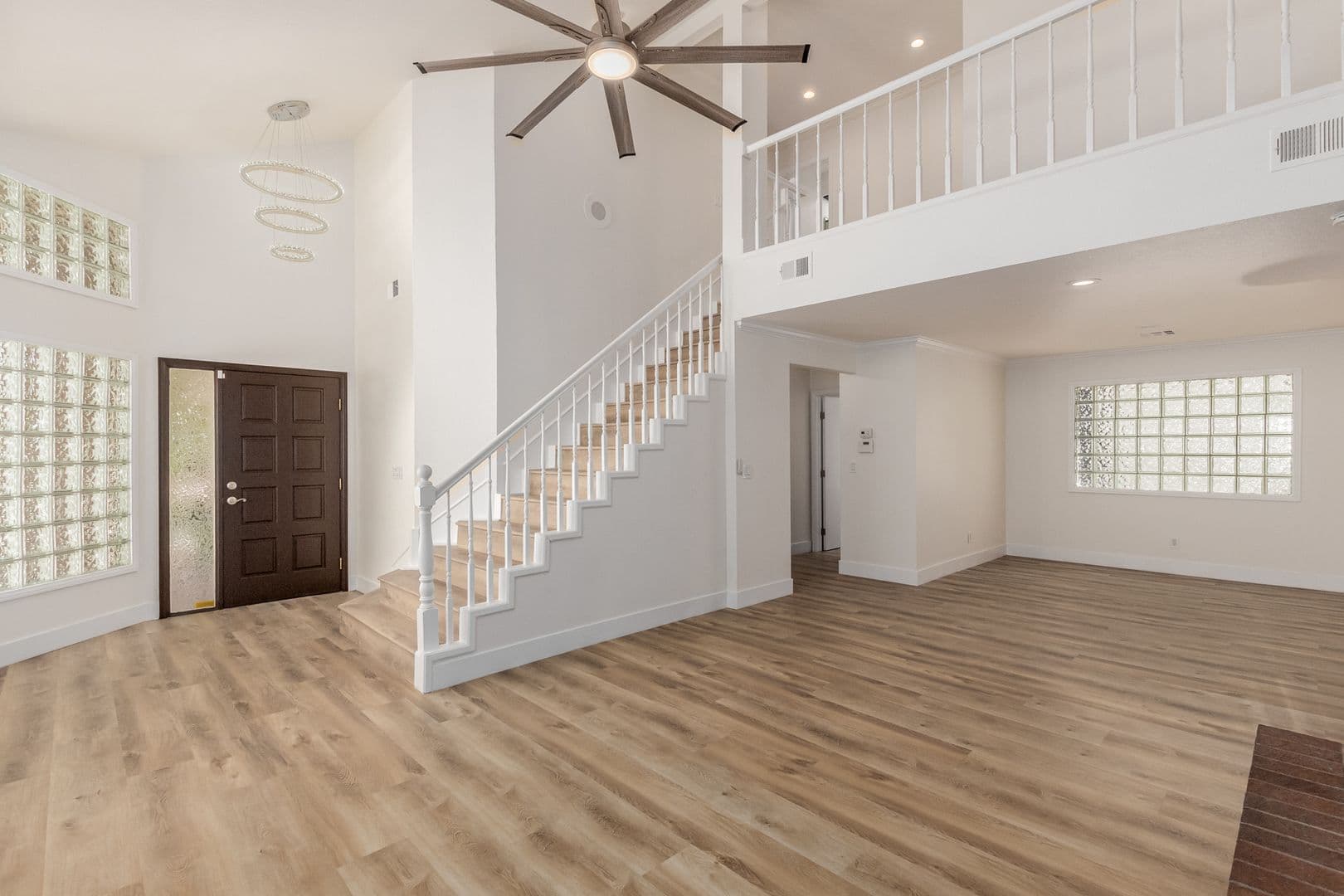 LAS VEGAS House: 861 Vegas Valley Dr