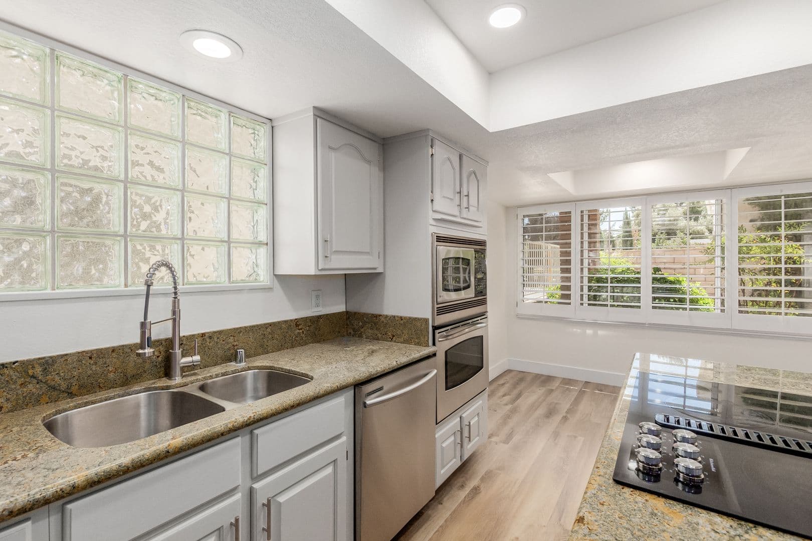 LAS VEGAS House: 861 Vegas Valley Dr