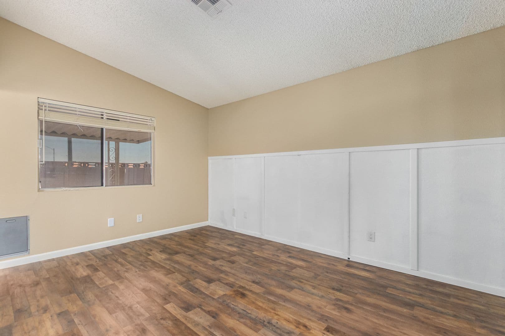 LAS VEGAS House: 616 JONATHAN GLEN WAY