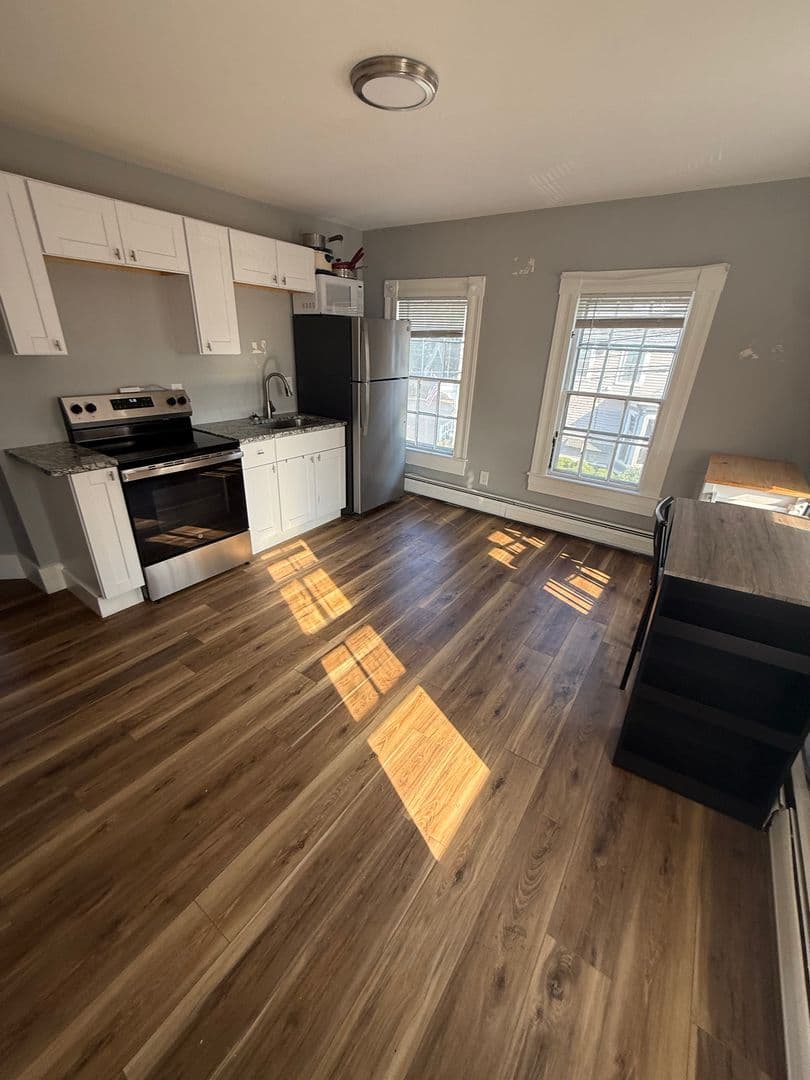 Dover Apartment: 14 Pierce St.
