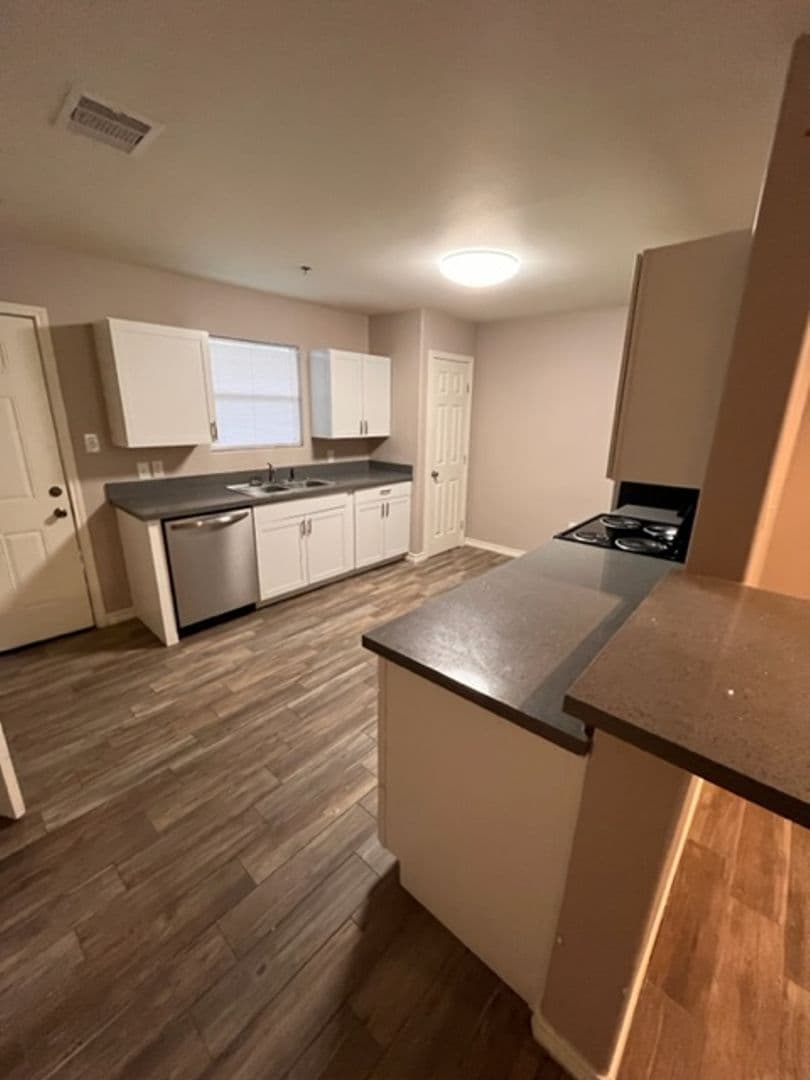 Nederland Apartment: 404 Nederland Ave