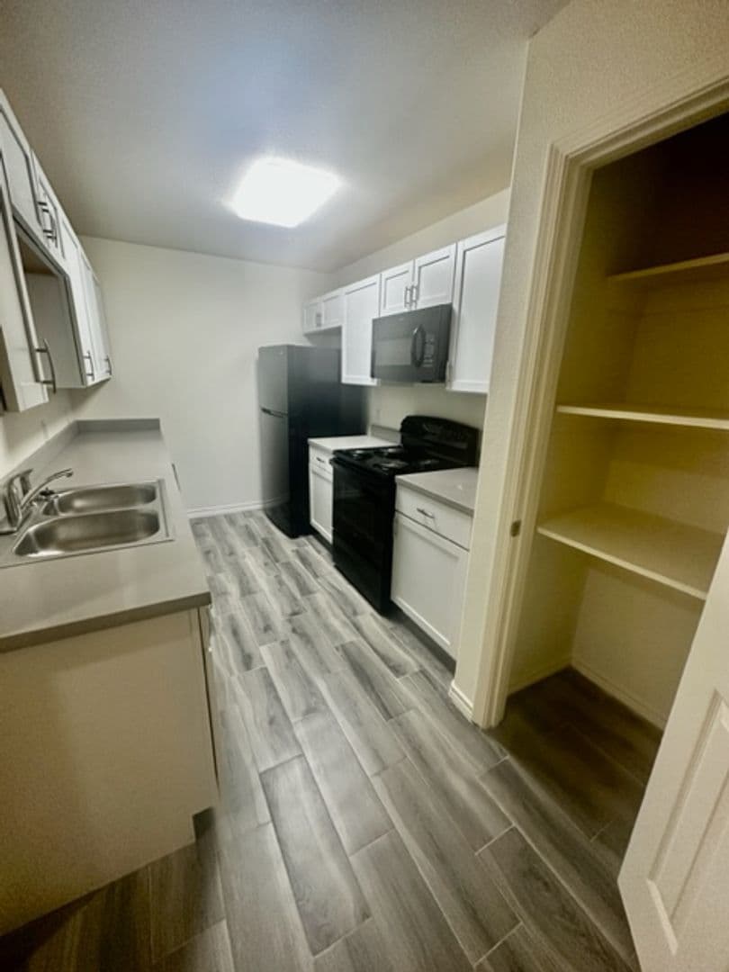 Port Arthur Apartment: 3030 Lake Arthur Dr