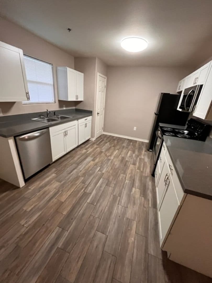 Nederland Apartment: 404 Nederland Ave