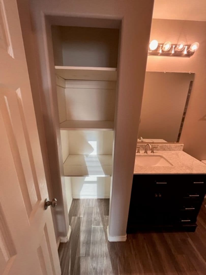 Nederland Apartment: 404 Nederland Ave
