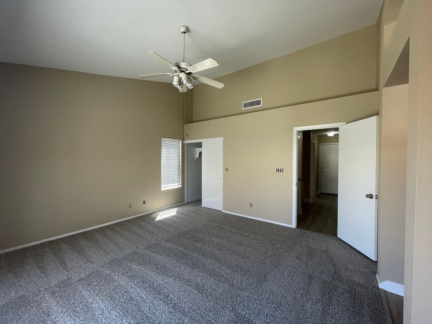 North Las Vegas House: 2226 Crown Valley Ln