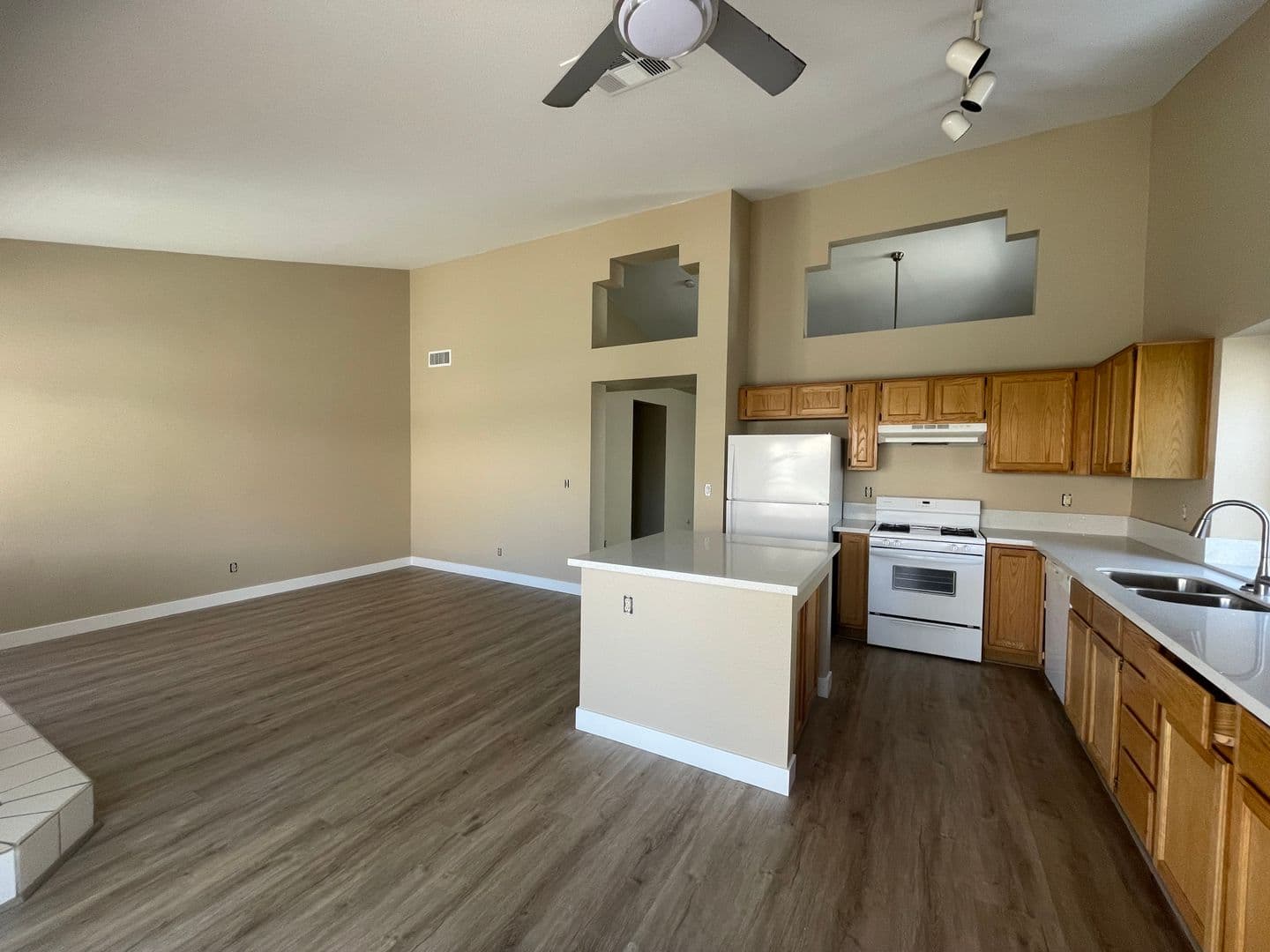 North Las Vegas House: 2226 Crown Valley Ln