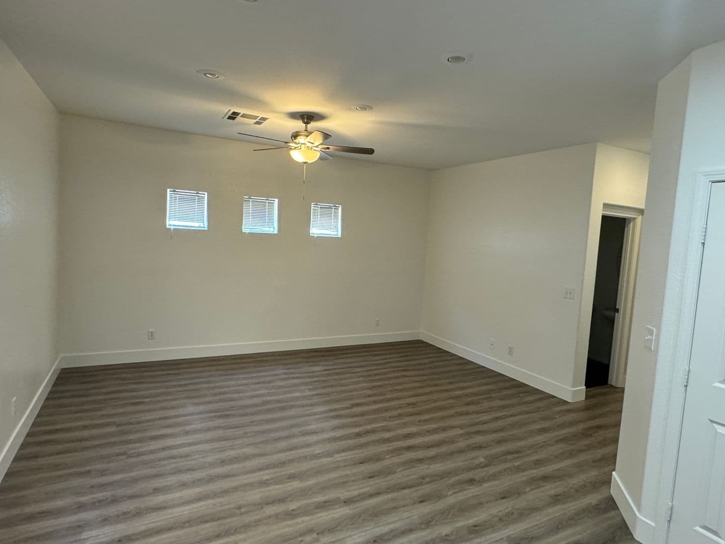 Las Vegas House: 6370 Lonesome Lake St.