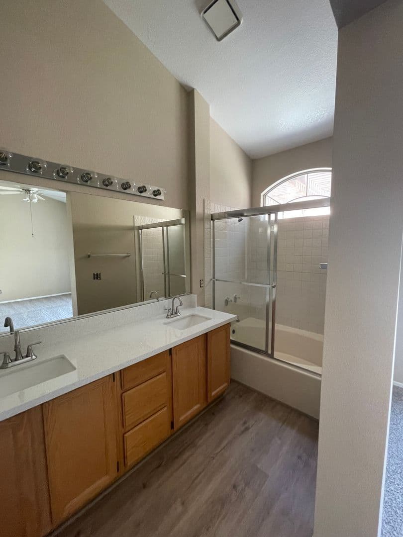 North Las Vegas House: 2226 Crown Valley Ln