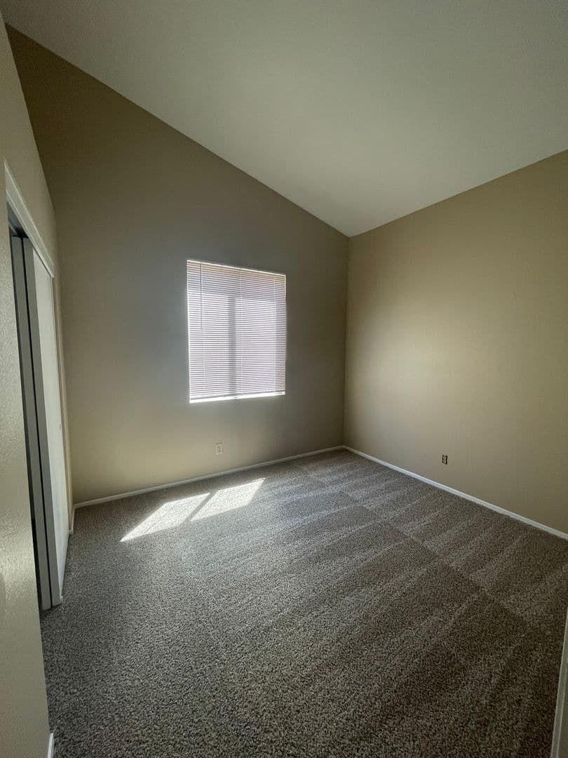 North Las Vegas House: 2226 Crown Valley Ln